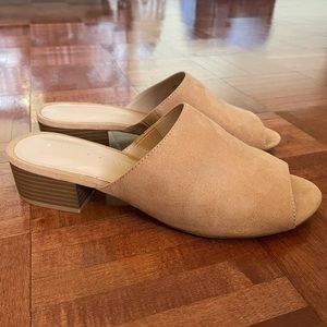 Brand new Kelly & Katie mule sandals!